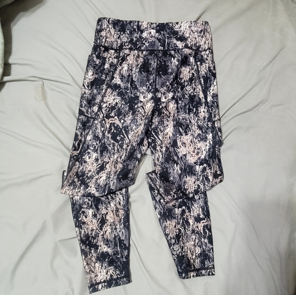 BOGO🌟 Cropped Leggings - Picture 7 of 8
